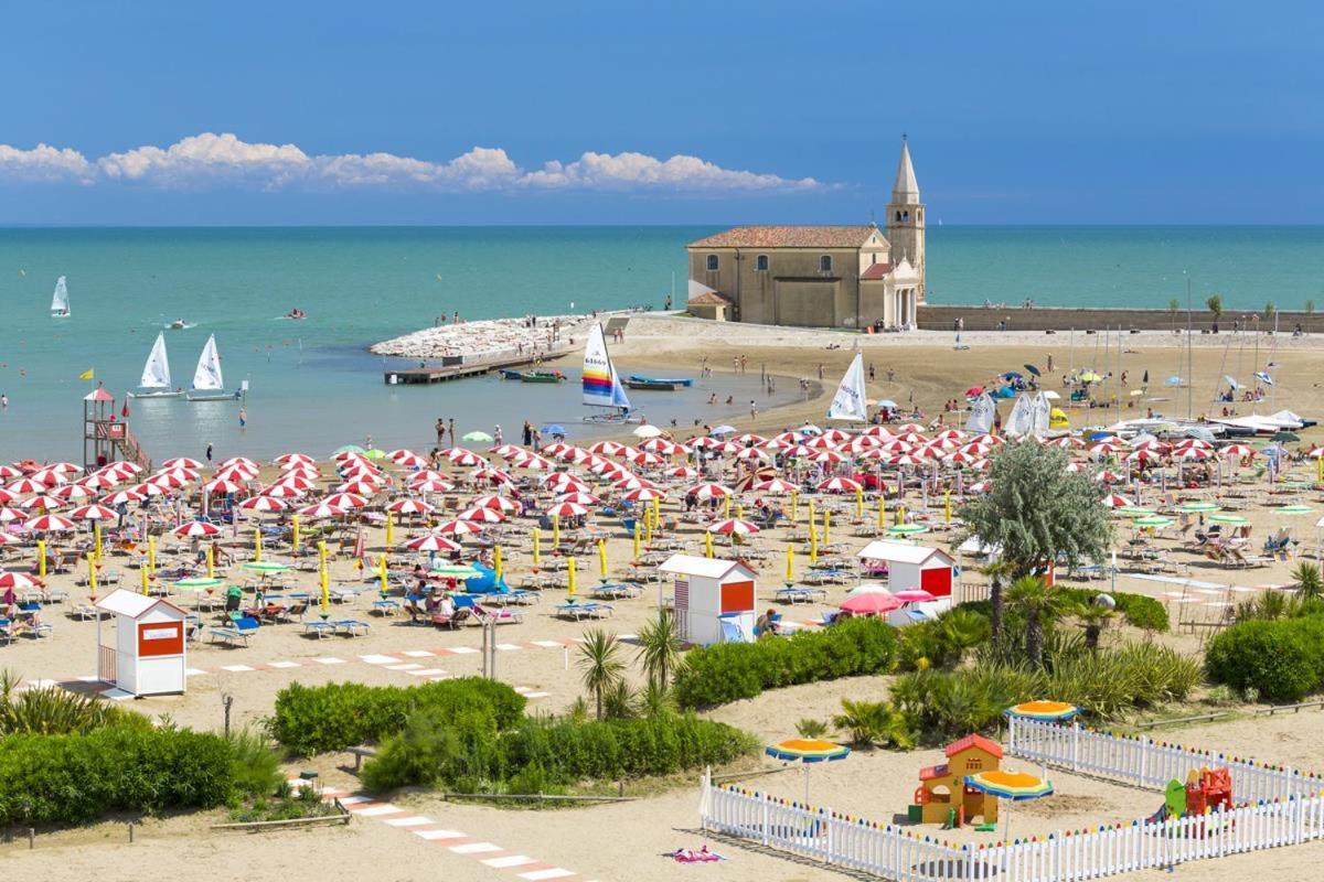 Ampio Bilocale Caorle Lungomare Levante 外观 照片